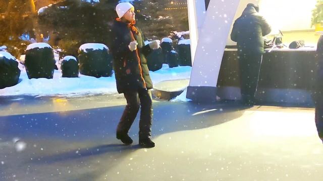 А снег идёт Танцы в парке Горького Харьков Февраль 2022 смотреть онлайн