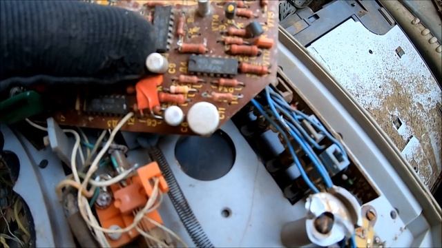 Электропроигрыватель ВОЛНА 307С-1!! Разбор на радиодетали советской электронике!