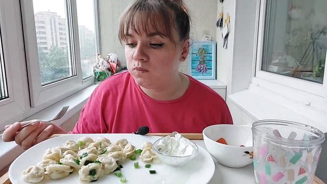 Мукбанг пельмени со сметаной | Ваши истории #Dumplings #мукбанг #фудблогер