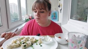 Мукбанг пельмени со сметаной | Ваши истории #Dumplings #мукбанг #фудблогер