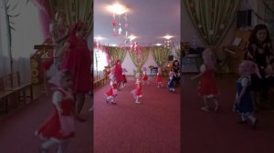 Танец матрёшек в младшей группе