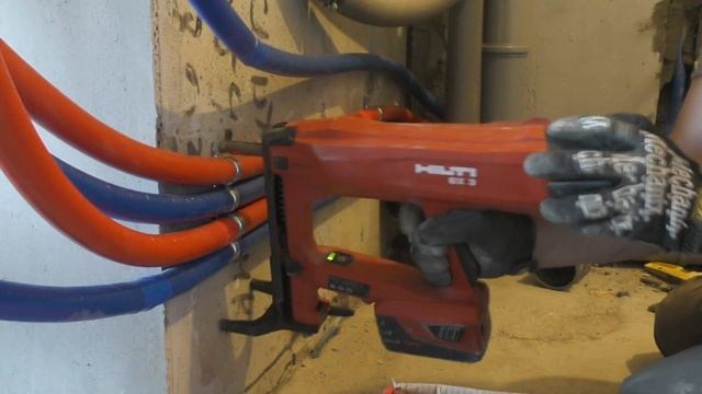 Крепление труб монтажным пистолетом смотреть онлайн