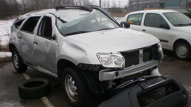 Dacia Duster crash test zwei salto no AIRBAG смотреть онлайн