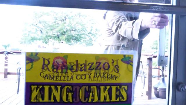 New Orleans King Cake Promotion  Randazzos Camelia City King Cakes