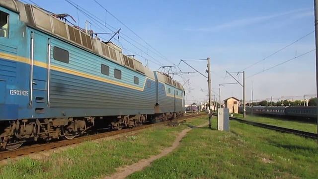 Електровоз ЧС8-025 Ковель смотреть онлайн