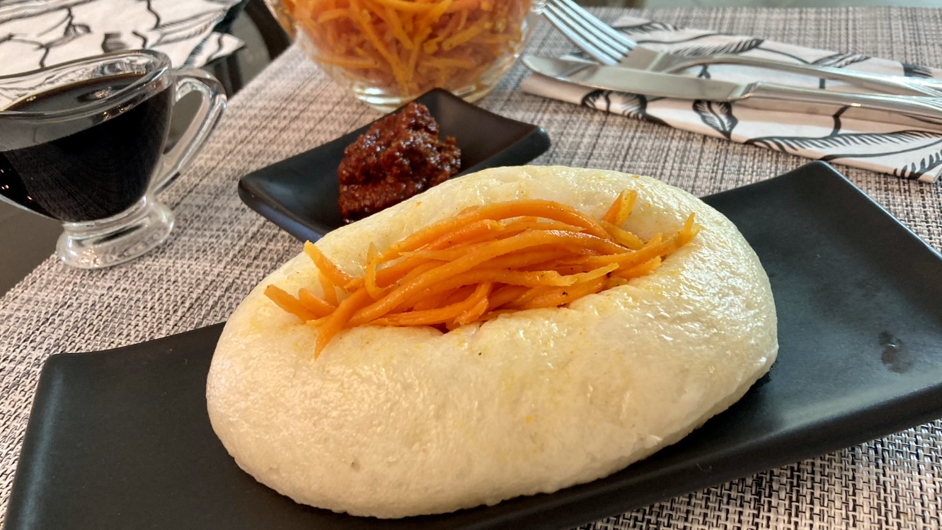 Пигоди или пянсе - пирожки на пару с мясом и капустой. Воздушное дрожжевое тесто и сочная начинка.