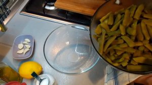 Как вкусно и просто приготовить стручковою фасоль / Стручковая фасоль с чесноком