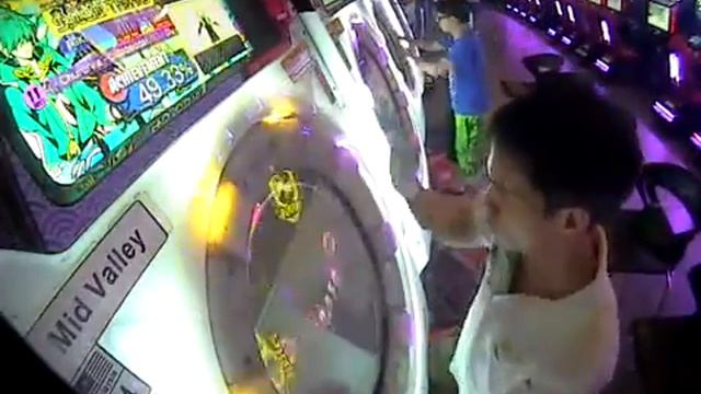 [maimai MURASAKi] Tomoki*2 Chururira. Chururira. Daddadda! Master All Perfect Vertical Mirror смотреть онлайн