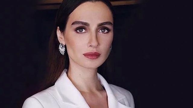 ¡Incluso Birce Akalay se sorprenderá en la segunda temporada de la serie Bird Flight(KuşUçuşu)! смотреть онлайн