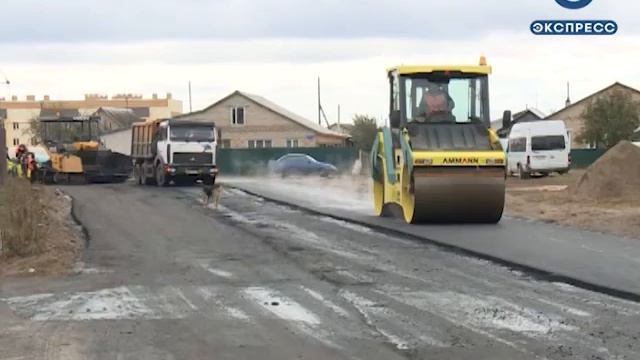 На ул. Зеленодольской завершается масштабный ремонт дороги смотреть онлайн