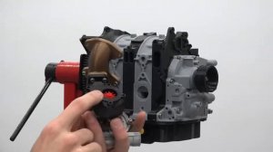 Модель роторно поршневого двигателя Mazda RX 7