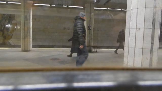 со станции Сибирская на Маршала Покрышкина Метрополитен г Новосибирска Метро и станции