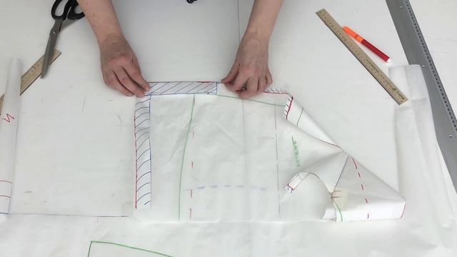 Простой брючный костюм с жилетом из трикотажа. Шьется очень быстро. Удобный и теплый. смотреть онлайн