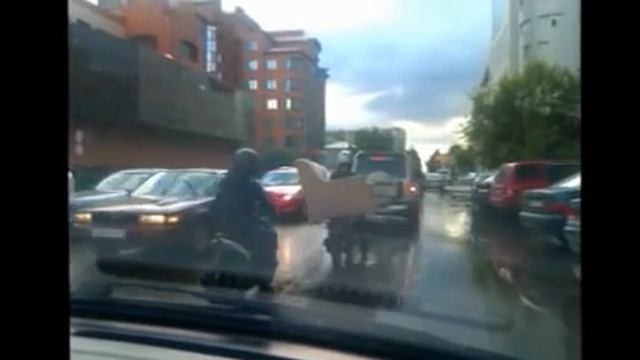 Грузоперевозки на скутере (divan na skutere.wmv) смотреть онлайн