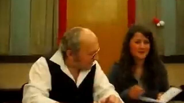 Очень странный преподаватель пристает к ученикам