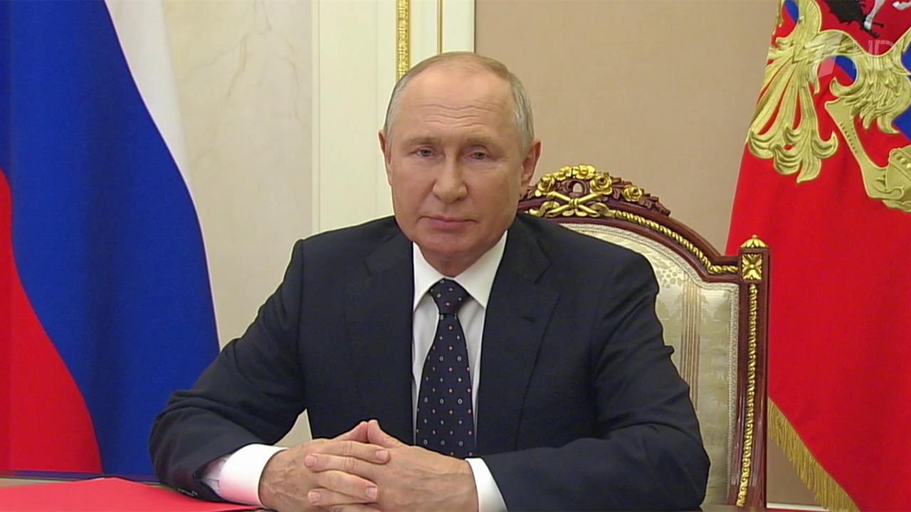 Поддержку соотечественников за рубежом президент обсудил на совещании с Совбезом РФ