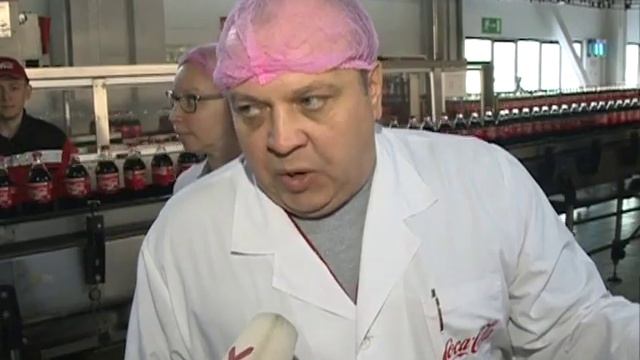Красноярский завод Кока-колы провел экскурсию для журналистов смотреть онлайн