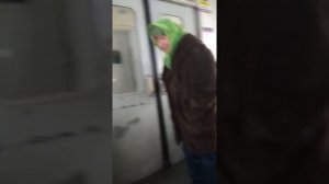 Пяная баба в электричке)))