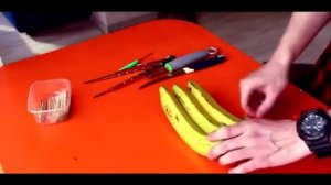 Забивка кальяна на трёх бананах. | Hookah stuffing on three bananas.