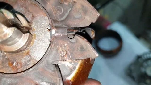 Ремонт генератора. Замена контактных колец. Замена щёток. Замена подшипников. Чистка генератора. смотреть онлайн