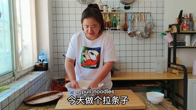 丹丹做个家常版炸酱面，吸溜一口满满酱汁，根本停不下来，真香！【胖手手丹丹】