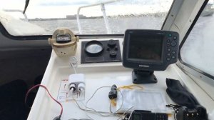 Увод влево катера Bella 7000 на крейсерской скорости.