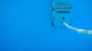 Под водой 7-ми метрового Бассейна Intex
