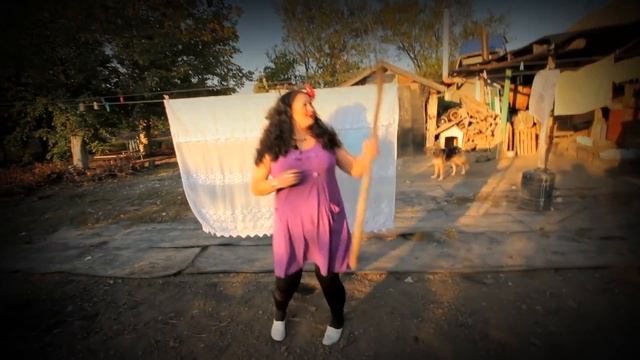Я просто королева.
