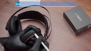 How to Replace Meze 99 Classics Headphones Ear Pads / Cushions | Geekria