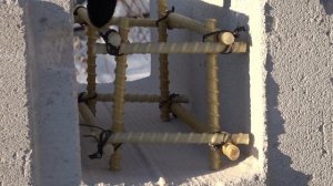 Как монтировать армопояс в газобетоне в U образном блоке. Строим из газобетона дачный дом в Тюмени.