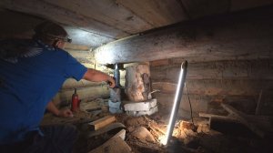 ЕМУ БОЛЬШЕ 100 ЛЕТ. ПОДНИМАЮ ПОЛ