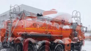 Автотопливозаправщик НЕФАЗ 6606