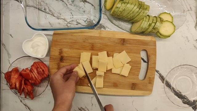 Рецепт запеканка из кабачков. Запеканка с кабачком и помидорами.