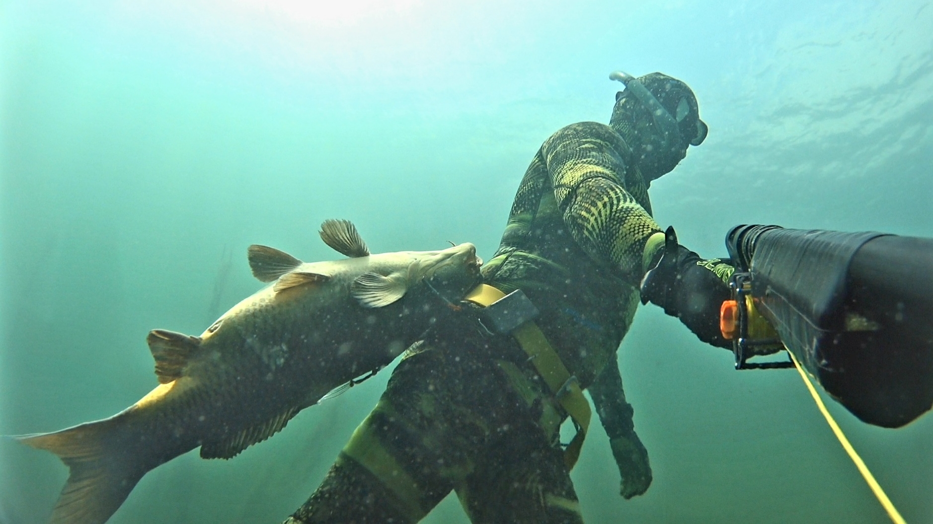 В Окружении Гигантов. Подводная Охота в Башкирии смотреть онлайн