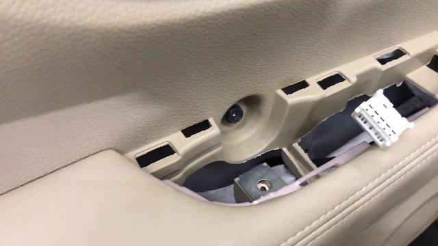 Как снять пластиковую обшивку задней двери Ниссан Х-трэйл 2018 м.г. ПозитивАвто смотреть онлайн