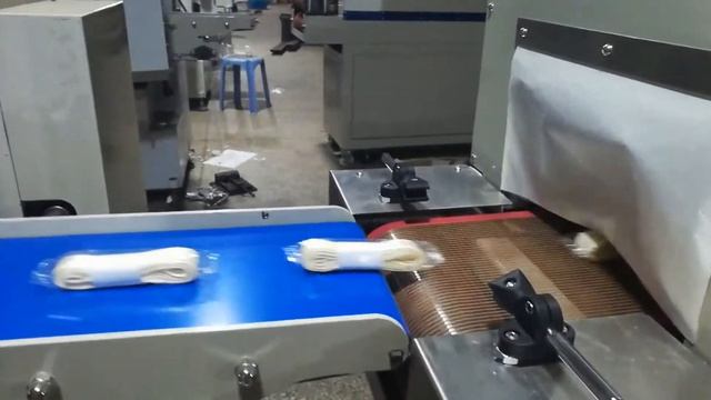 Упаковочная машина для упаковки в термоусадочную пленку