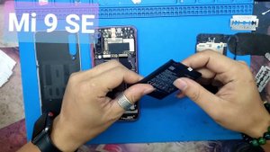 Xiaomi Mi 9 SE / How to remove the xiaomi device / Replace the battery Mi 9 SE / Remove the back