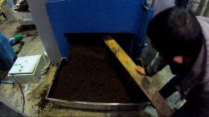 Производство грунта на дробилке для торфа DKG-800