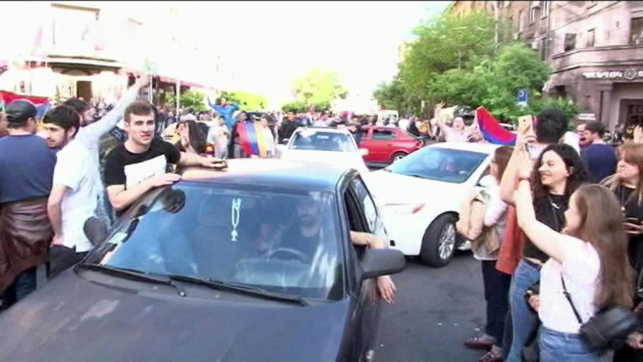 Серж Саргсян ушел в отставку с поста премьер-министра Армении