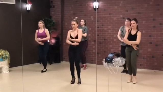 Женский стиль: бачата с Мари. Barrio смотреть онлайн