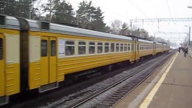 Электропоезд ЭД4М-0242 "Экспресс" (ТЧ-4 "Жел.-дор."). смотреть онлайн