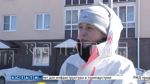 Мужчина с топором напал и зарубил автомобили в Приокском районе смотреть онлайн