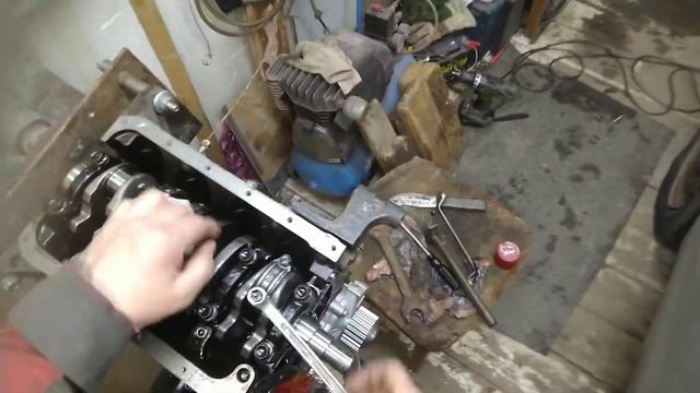 Как снять коленвал Chevrolet Aveo 1.2? Ремонт автомобиля Chevrolet Aveo hatchback1.2v8 2005часть#24 смотреть онлайн