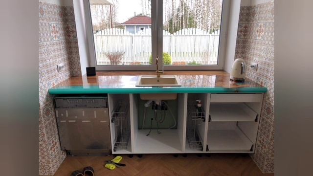 кухонные столешницы из массива карагача и эпоксидной смолы