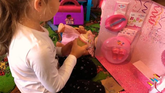 МНОГО ПОДАРКОВ ДЕНЬ РОЖДЕНИЯ ДАШИ смотреть онлайн