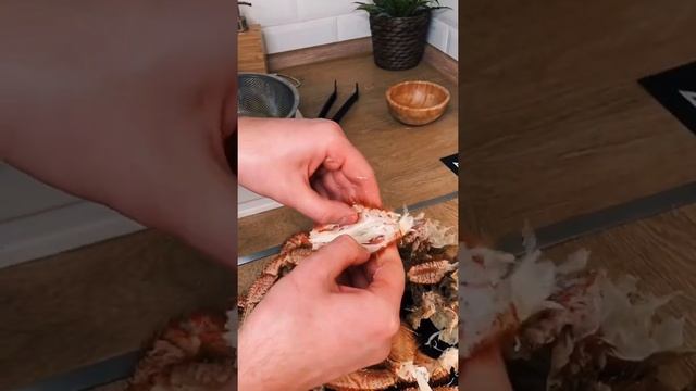 Как разделать краба-волосатика. Печень волосатика. Разбираем краба. ЧЕСТНАЯ РЫБА смотреть онлайн