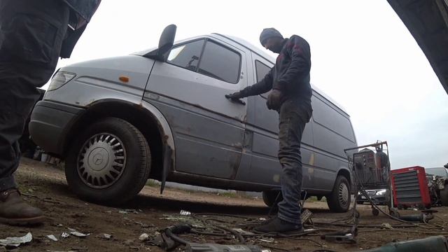 Переварка пенок дверей Мерседес Спринтер! Кузовной ремонт Mercedes-Benz Sprinter! Ремонт дверей бус