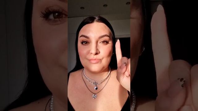 @L'OREAL paradise в два слоя делают просто бомбические ресницы, объем и длина! рекомендую #makeup смотреть онлайн