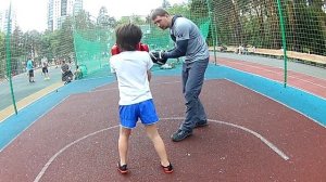 Тренировка дети. Работа в на лапах. тайский бокс Uralcoach. г. Екатеринбург , парк Зелёная роща