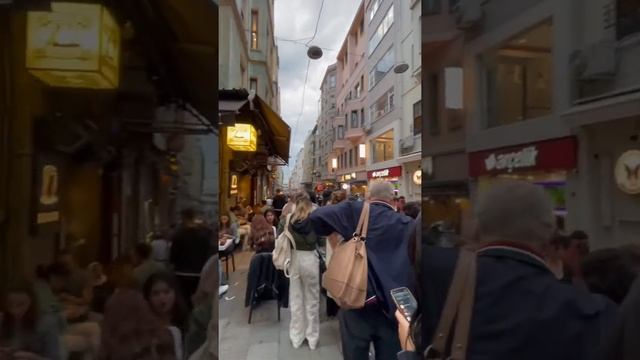 Istanbul ??,у Галатской башни загляните в самую лучшую кофейню с фирменным десертом San Sebastian смотреть онлайн